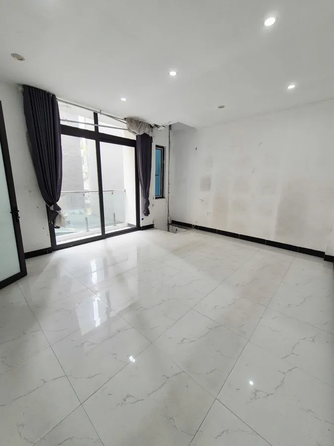 BÁN GẤP NHÀ TAM TRINH – GẦN PHỐ – NGÕ THẲNG – GẦN Ô TÔ – GẦN VÀNH ĐAI 3 – 35/38M² × 6 TẦNG – 8.4 TỶ