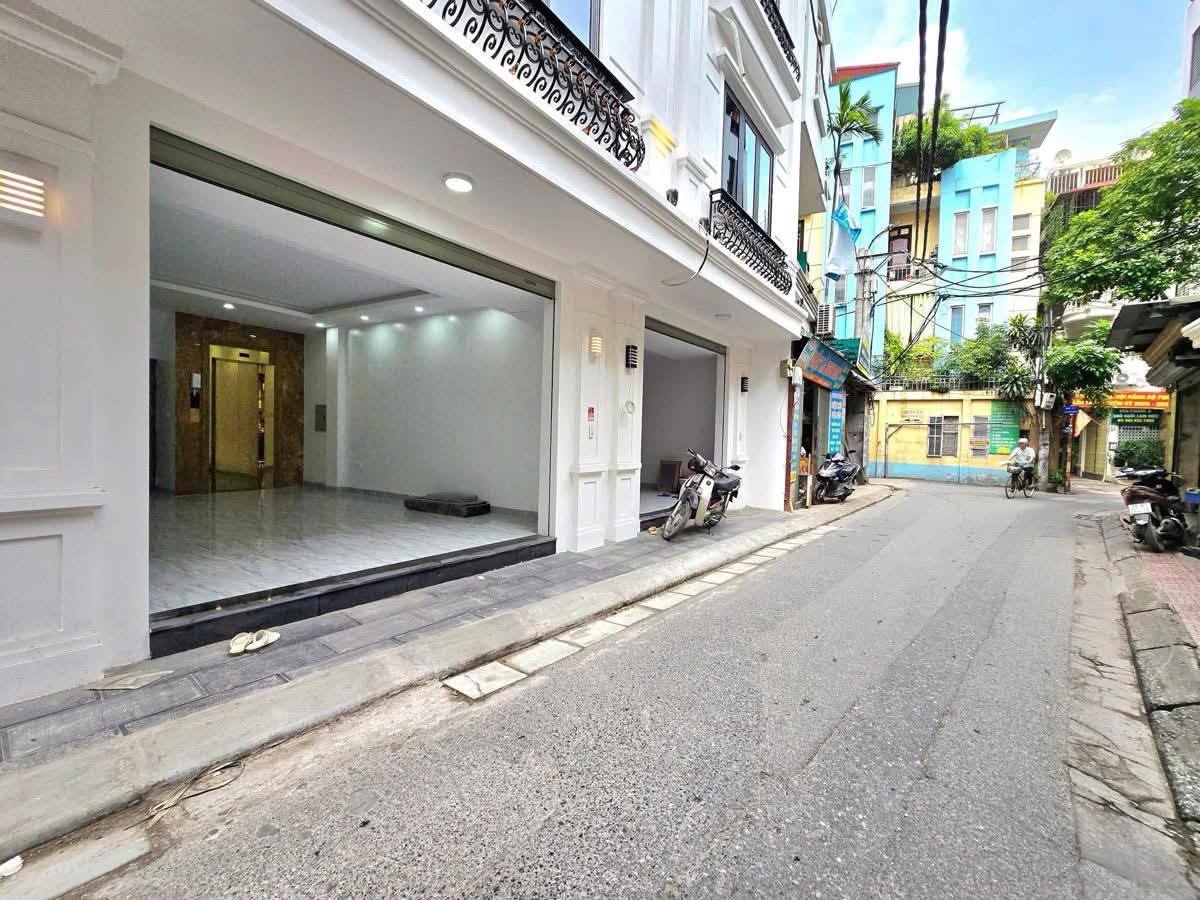 Giá tốt, bán nhà Lạc Long Quân, ô tô vào nhà, 5 tầng mặt tiền rộng, nhà đẹp ở ngay, chỉ 15 tỷ