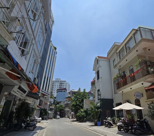 MẢNH ĐẤT,NGÕ 603, LẠC LONG QUÂN, TÂY HỒ:165M, MT 6,5M, GIÁ 38,2 TỶ.