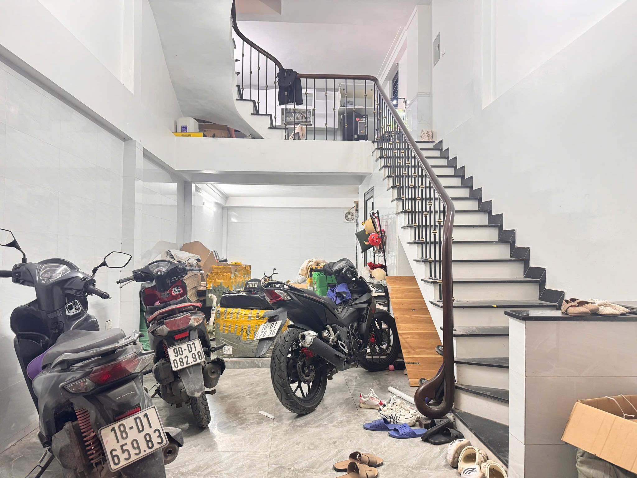 Cần bán gấp, nhà Phố Thanh Liệt-40m*5 tầng*4mMT- ô tô cách 15m- Kinh doanh. Nhỉnh 9 tỷ