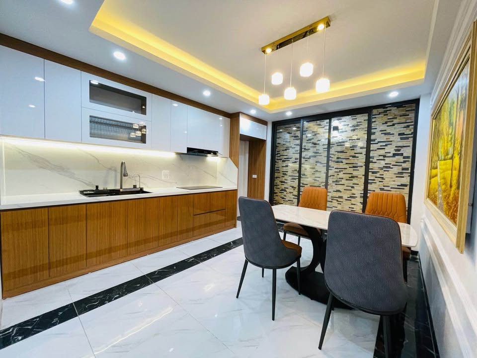 NHÀ ĐẸP GIẢI PHÓNG – HAI BÀ TRƯNG – THANG MÁY – HƯỚNG TÂY NAM-TIỆN ÍCH NGẬP TRÀN