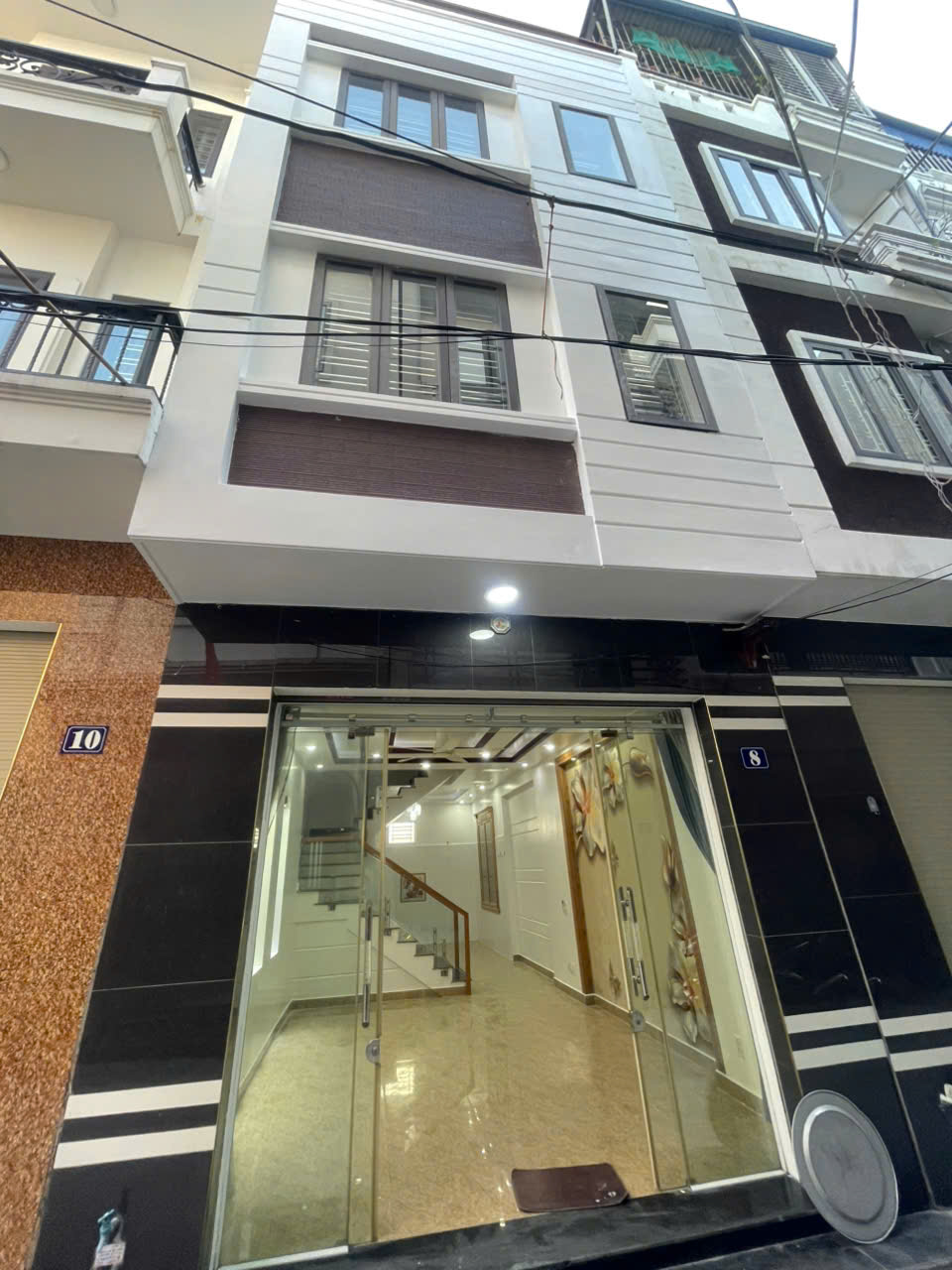 Bán nhà đẹp Khúc Thừa Dụ - Vĩnh Niệm, 44m 3 tầng, ô.tô đỗ cửa - Giá 3.8 tỉ