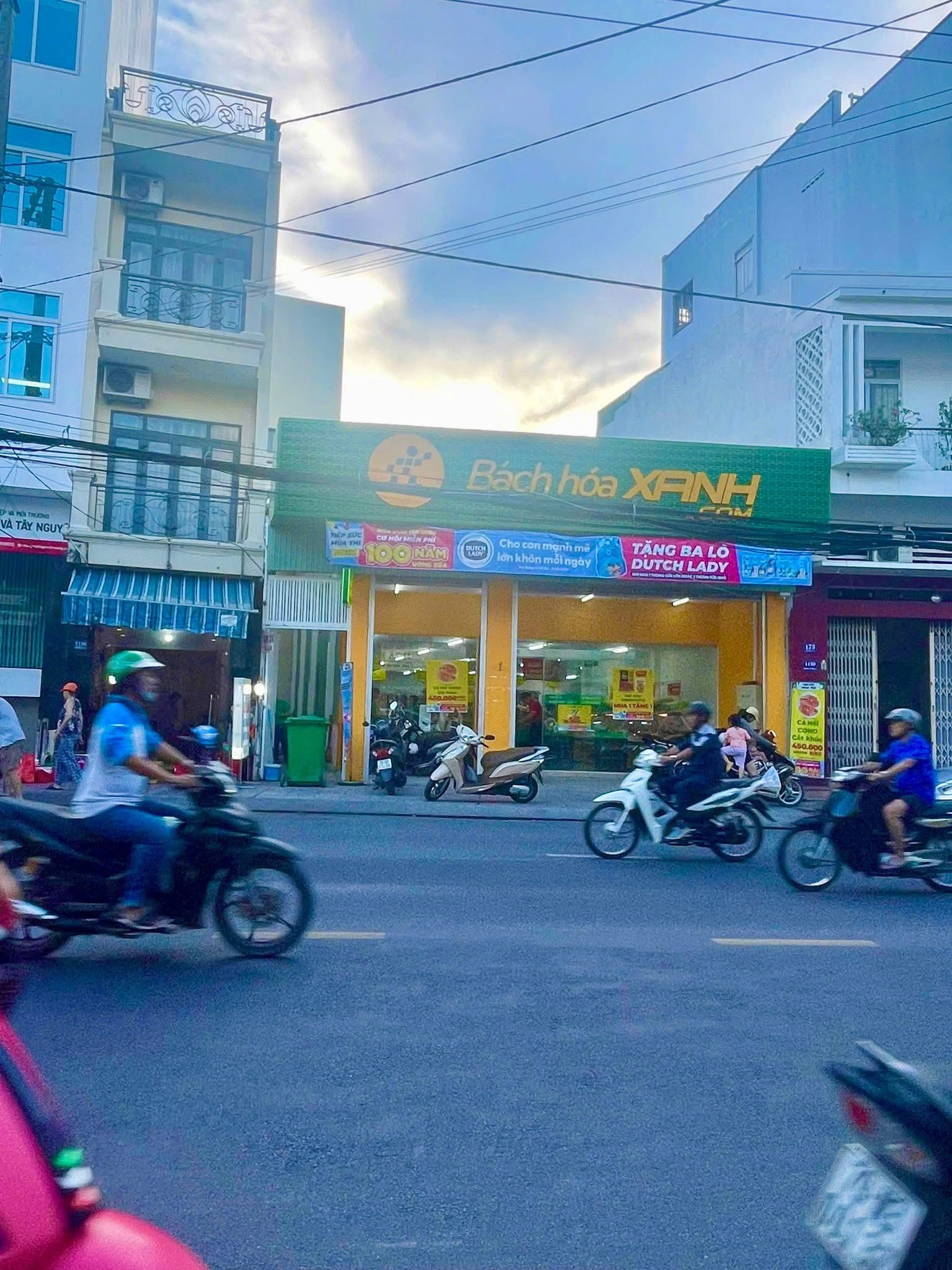 BÁN NHÀ 2 MẶT TIỀN ĐƯỜNG 2/4 – VỊ TRÍ ĐẮC ĐỊA BẬT NHẤT NHA TRANG. GIÁ BÁN 128TR/M2