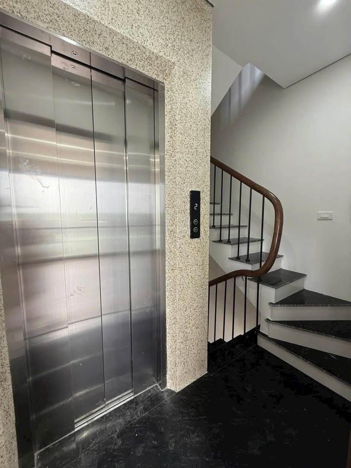 BÁN NHÀ TRẦN ĐẠI NGHĨA – 7 TẦNG - THANG MÁY - FULL NỘI THẤT -GẦN KINH TẾ QUỐC DÂN – NHÀ ĐẸP Ở NGAY