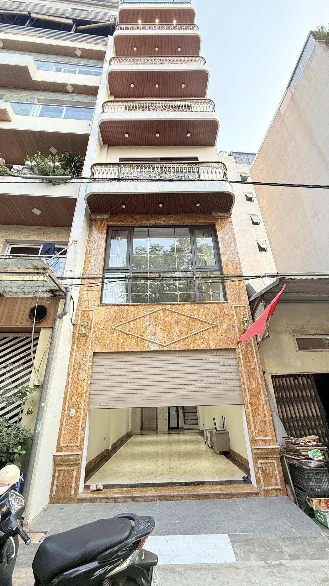 BÁN GẤP NHÀ 55M2 7T PHỐ NGỌC LÂM, Ô TÔ TRÁNH, KINH DOANH, FULL NỘI THẤT - CHỈ 2X TỶ