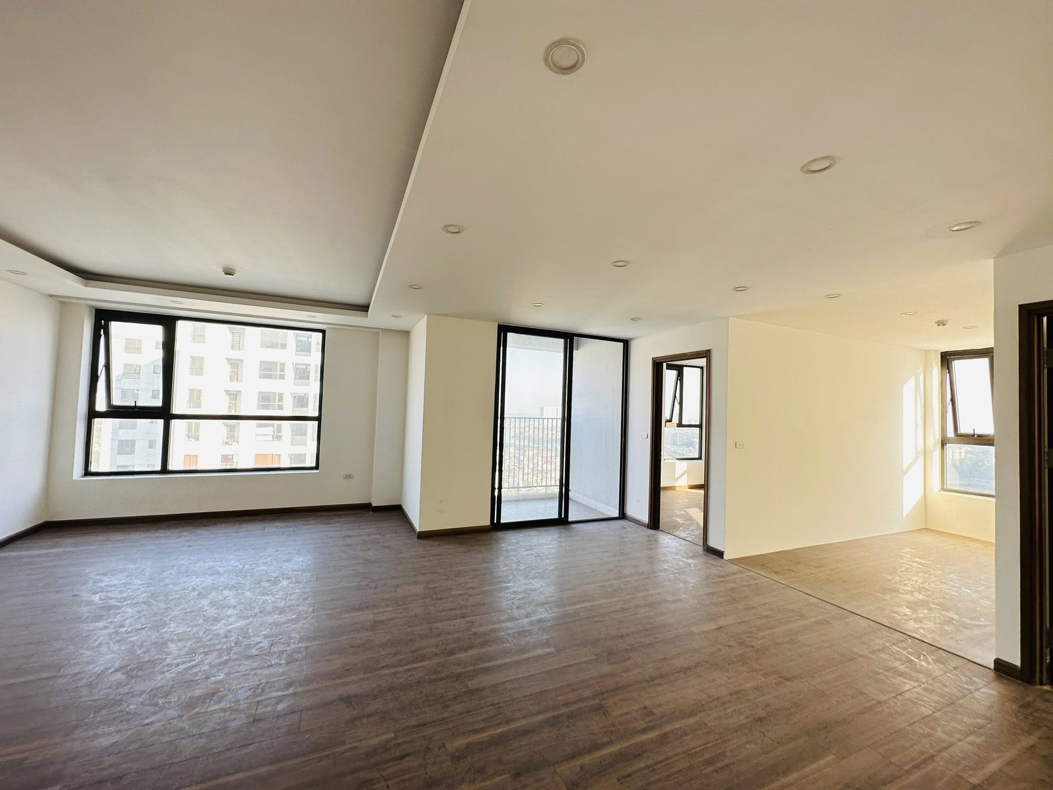 Sống giữa hai hồ – Căn góc tầng cao Đại Kim, trời xanh chiếu sáng quanh năm, thư giãn tinh thần