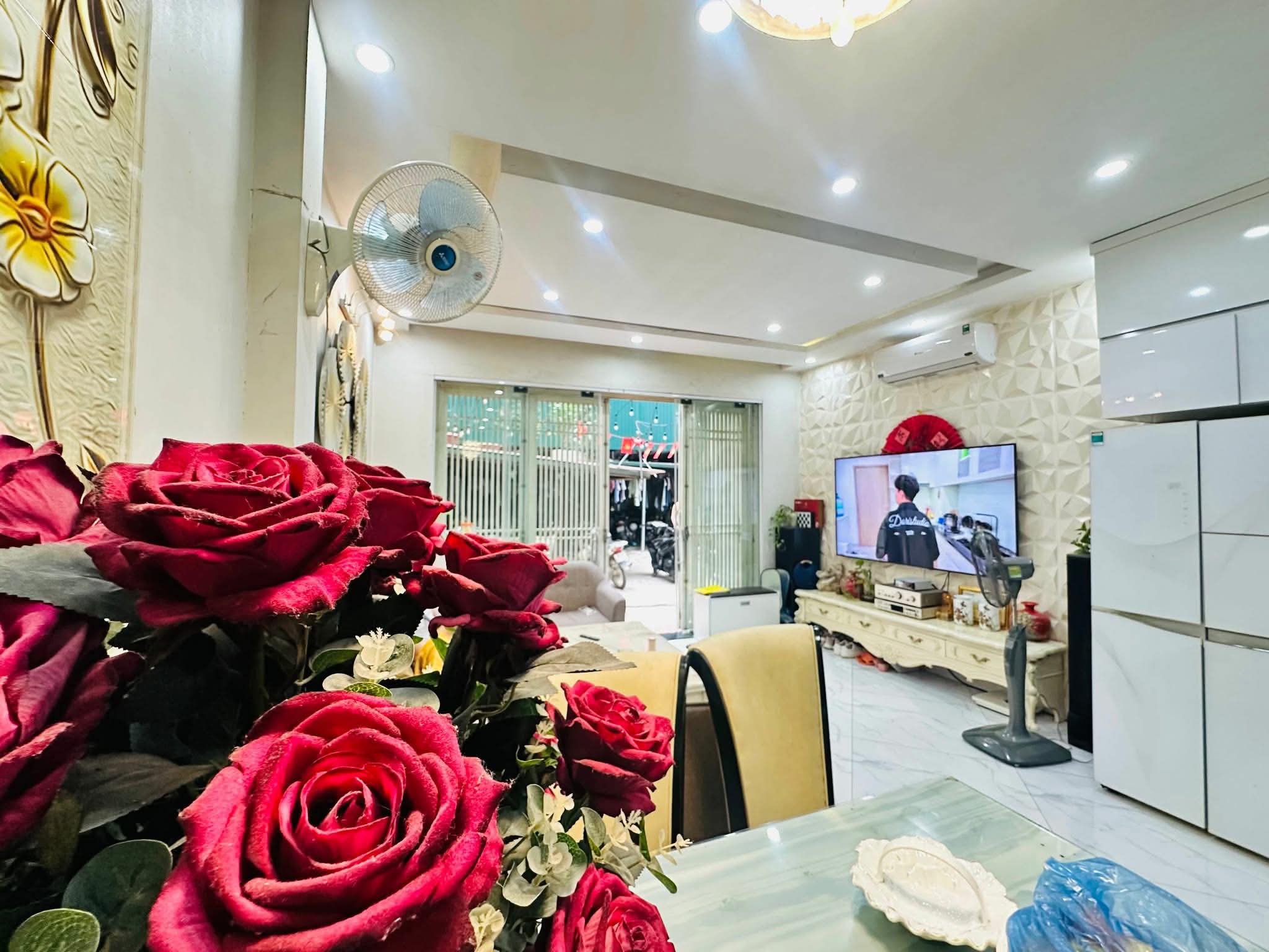 BÁN NHÀ MẶT NGÕ KIM HOA - Ô tô ĐỖ CỬA VỊ TRÍ ĐẸP TIẾM NĂNG SINH LỜI NHỈNH 16 TỶ