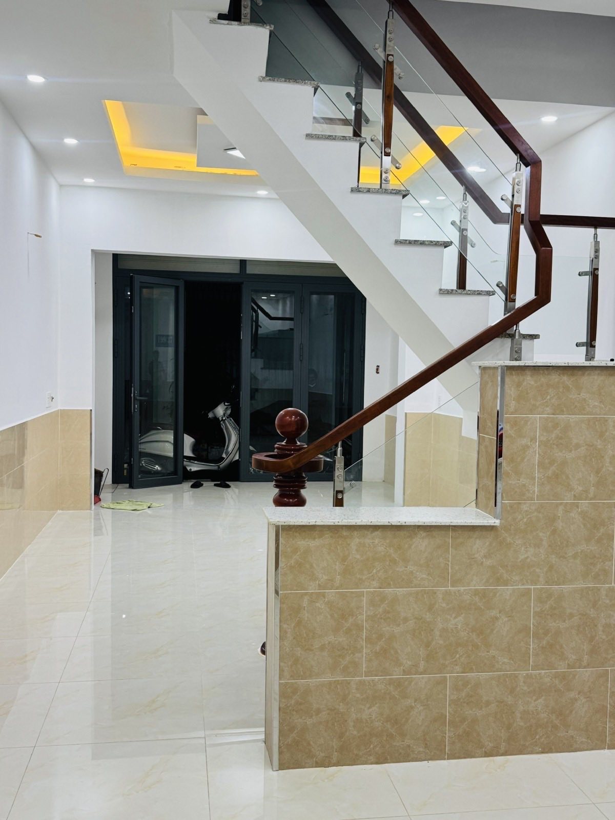 BÁN NHÀ NGUYỄN THỊ BÚP QUẬN 12 – HẺM XE HƠI – 2 TẦNG 42M2 - SỔ RIÊNG – DỌN VÀO Ở NGAY.