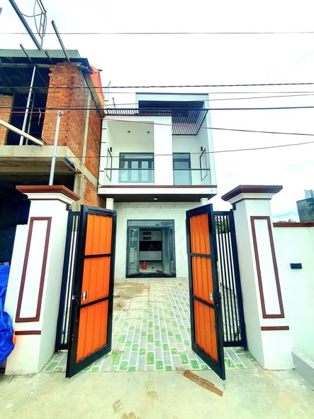Nhà 2 Tầng Mới Đẹp Long Lanh Đường Ôtô Thông Rộng 8m