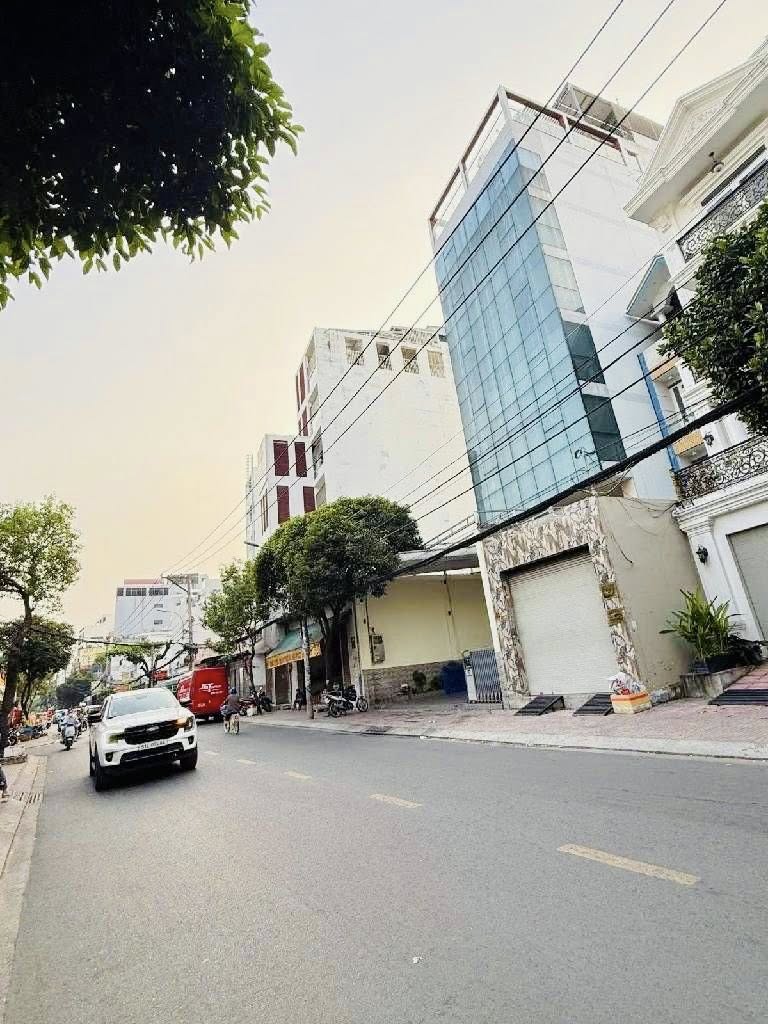 GIÁP GÒ DẦU HẺM 8M 3 PHÚT AEON MALL CHỢ TÂN HƯƠNG NHÀ MỚI 2 TẦNG 65M NHỈNH 8 TỶ