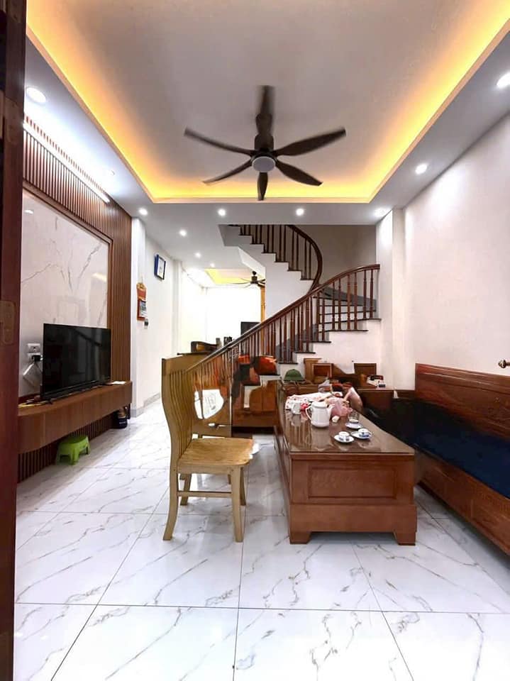 BÁN NHÀ TRỊNH ĐÌNH CỬU - GẦN LÊ TRỌNG TẤN– NHÀ ĐẸP PHÂN LÔ – Ô TÔ ĐỖ CỬA