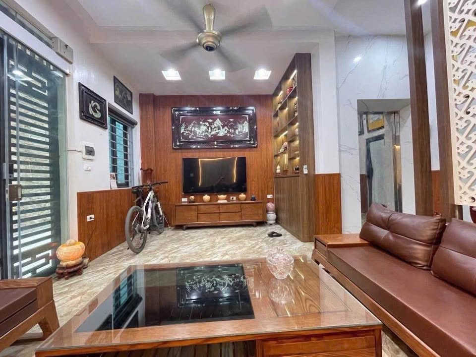 NHÀ ĐẸP HOÀNG VĂN THÁI – GẦN TRƯỜNG CHINH – 6 TẦNG - THANG MÁY - PHÂN LÔ QUÂN ĐỘI – TIỆN ÍCH ĐỦ ĐẦY