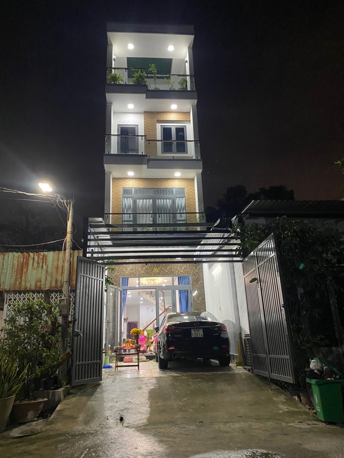 BÁN NHÀ 4 TẦNG TRỤC NGẮN TRẦN THỊ NĂM, QUẬN 12 TƯƠNG LAI 2 MẶT TIỀN, ĐANG CHO THUÊ 20TR/THÁNG.