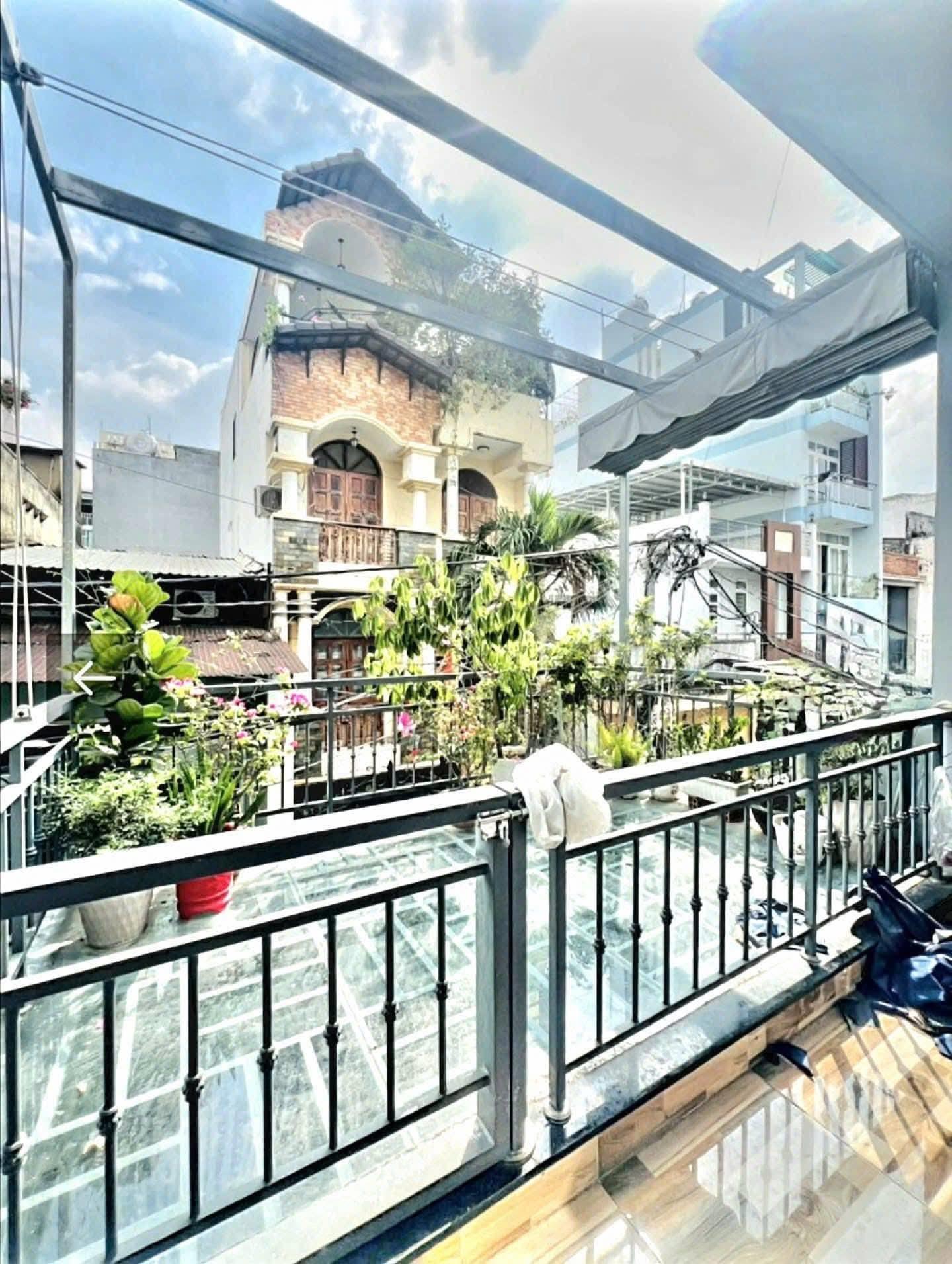 Nhà MT Đường Nguyễn Bá Tòng, Phường 11 Quận Tân Bình Cũ.