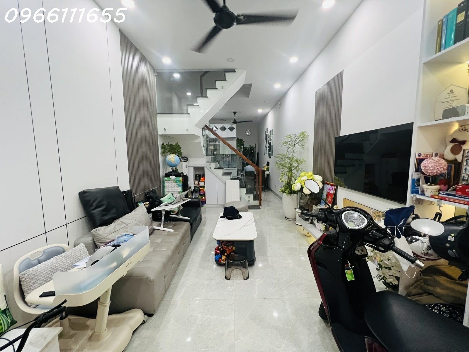 BÁN NHÀ SIÊU PHẨM ĐẸP FULL NỘI THẤT XỊN- NGUYỄN VĂN CỪ- P. CẦU KHO- VÀI BƯỚC CHÂN RA MẶT TIỀN - 3 TẦNG 4PN - 50M2. MT 4