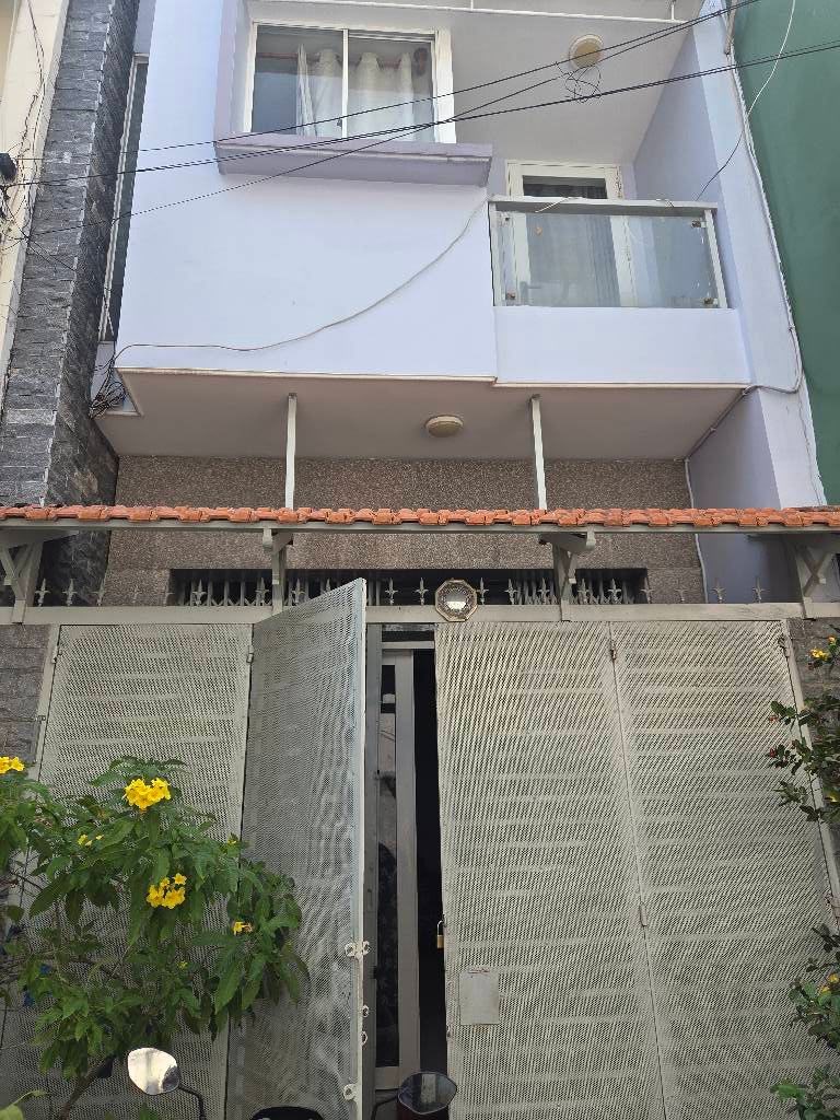 NGAY CHỢ TÂN HƯƠNG – HẺM XE HƠI ĐỖ CỬA – 44M – 3 TẦNG – 3PN – NHỈNH 5