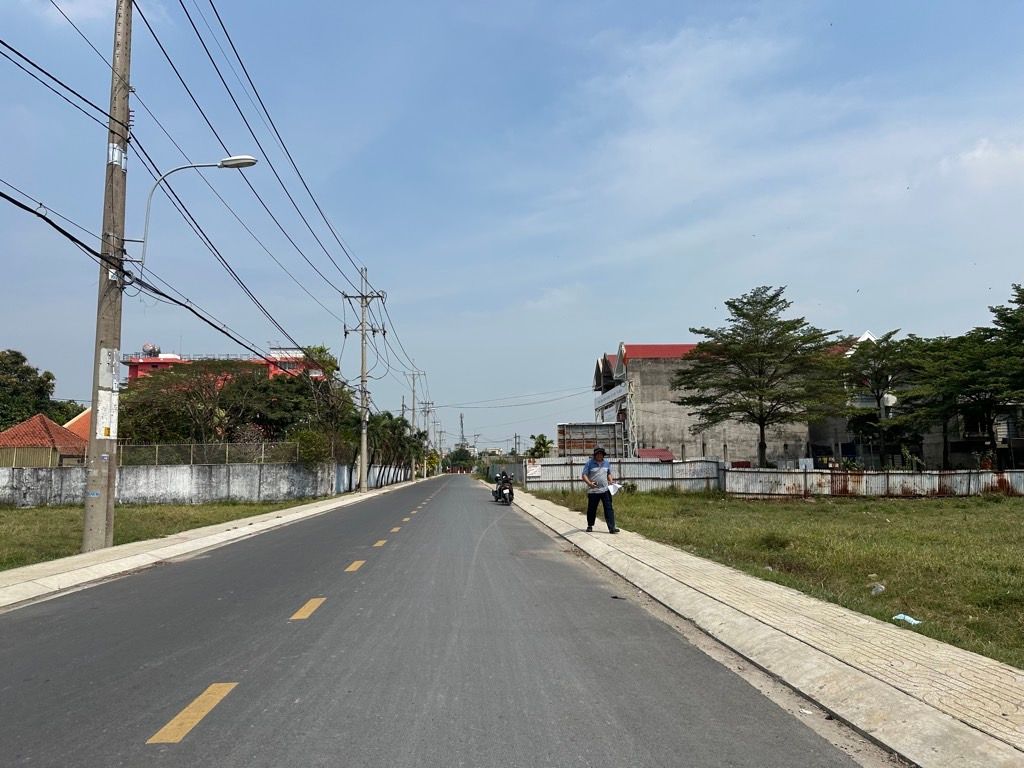 BÁN GẤP 2533m2 Đất- NN, SHR , Bà Điểm 4- Hóc Môn- Chỉ 27 Tỷ 5