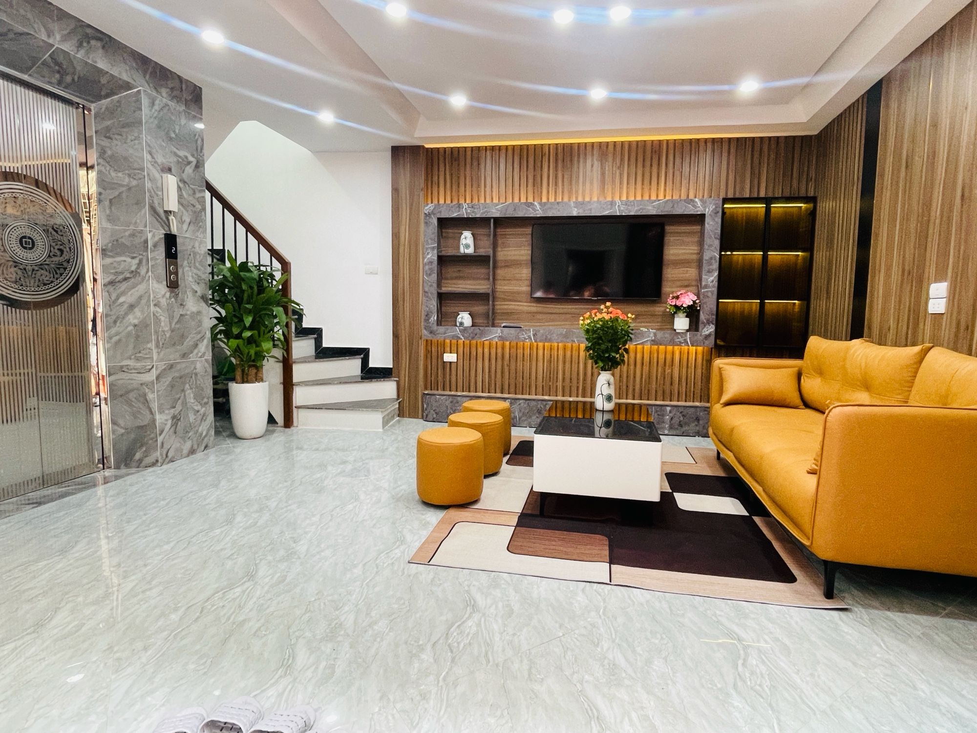 6 Tầng Thang Máy, Full Nội Thất, Cách 1 Nhà Ra Ôtô Tránh ,Định Công Thanh Xuân 35m giá Nhỉnh 10 Tỷ