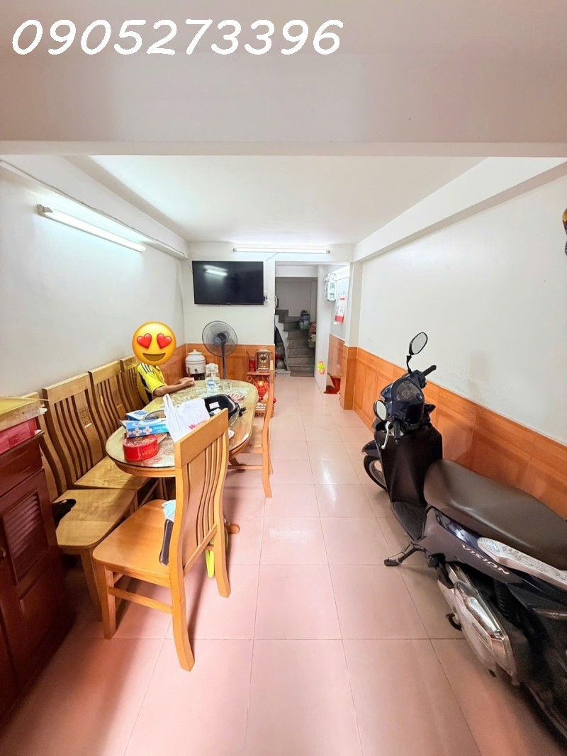 NGAY NHÀ GA T3 SÂN BAY, 1 CĂN RA MẶT TIỀN, 4 TẦNG ĐÚC THẬT 3PN CÓ MẶT THOÁNG PHÍA, HOÀN CÔNG ĐỦ, TẶNG NỘI THẤT, CHÀO