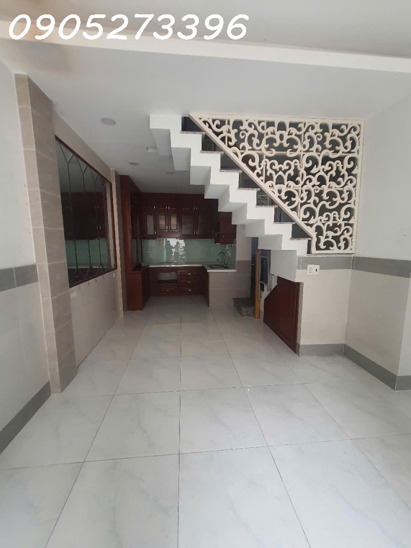 XE HƠI ĐẬU SÁT NHÀ 3.6 TỶ DT 30M2. - TRỆT, 1 LỬNG, 2PN NHÀ ĐẸP SỔ VUÔNG VÀO Ở LUÔN.