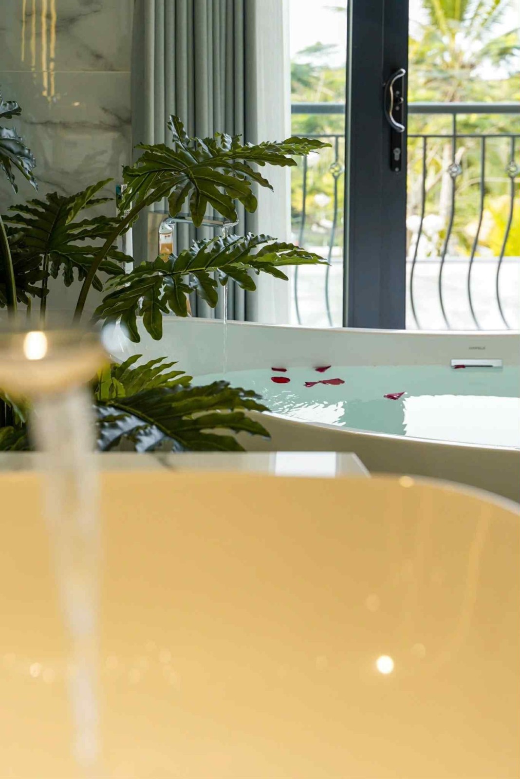 Bán villa phố cổ Hội An Cẩm Thanh 534m2 có hồ bơi đang cho thuê giá 18 tỷ