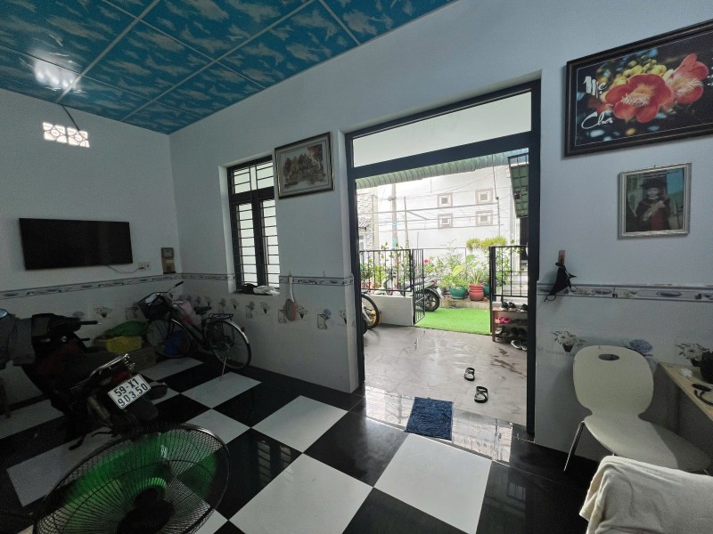 Bán nhà trong ngõ đường Đỗ Xuân Hợp, phường Phước Long B, Thủ Đức, TP HCM. DT 104m2, cấp 4. giá 6,99 tỷ, sổ hồng.