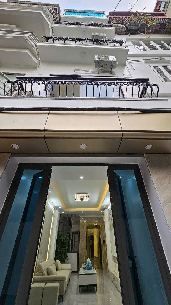 Bán nhà phố Hoàng Văn Thái – 36m², 5 tầng có thang máy, nhà đẹp ở ngay, giá 10.6 tỷ