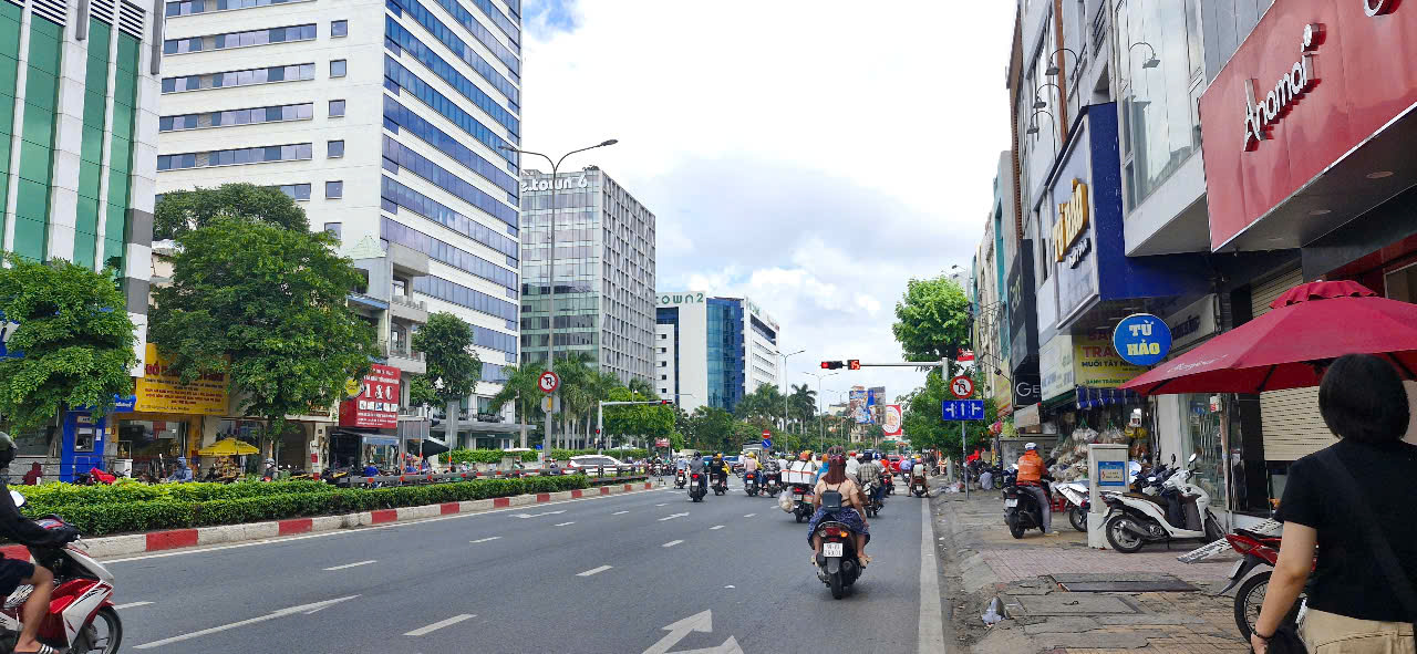 Tân Bình, P4, sát Ga T3, bán nhà 5 tầng, 8 phòng ngủ, ngang 5m, sổ riêng, dưới 40 tỷ.