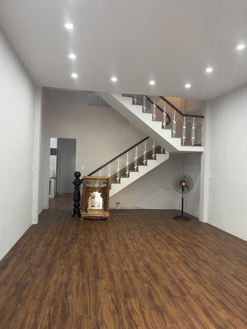 # Mặt Tiền Huỳnh Thúc Kháng, gần Nguyễn Văn Linh, 70m2, 4 tầng, KD, 6PN, 15 tỷ