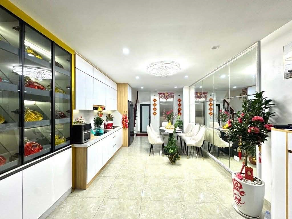 NHÀ PHỐ Ô ĐỒNG LẦM 6 TẦNG THANG MÁY_XÂY MỚI ĐẸP_FULL NỘI THẤT XỊN_NGÕ THÔNG_VỀ Ở NGAY_hơn 12 tỷ