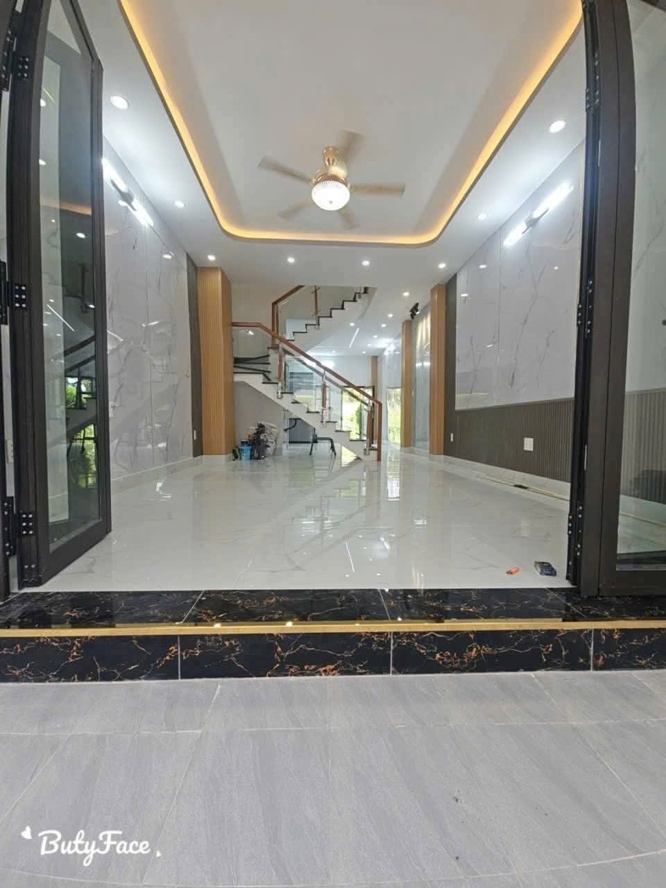 BÁN NHÀ 2 TẦNG – Ô TÔ TỚI CỬA - GẦN CHỢ BÀ HOM, PHÚ LÂM