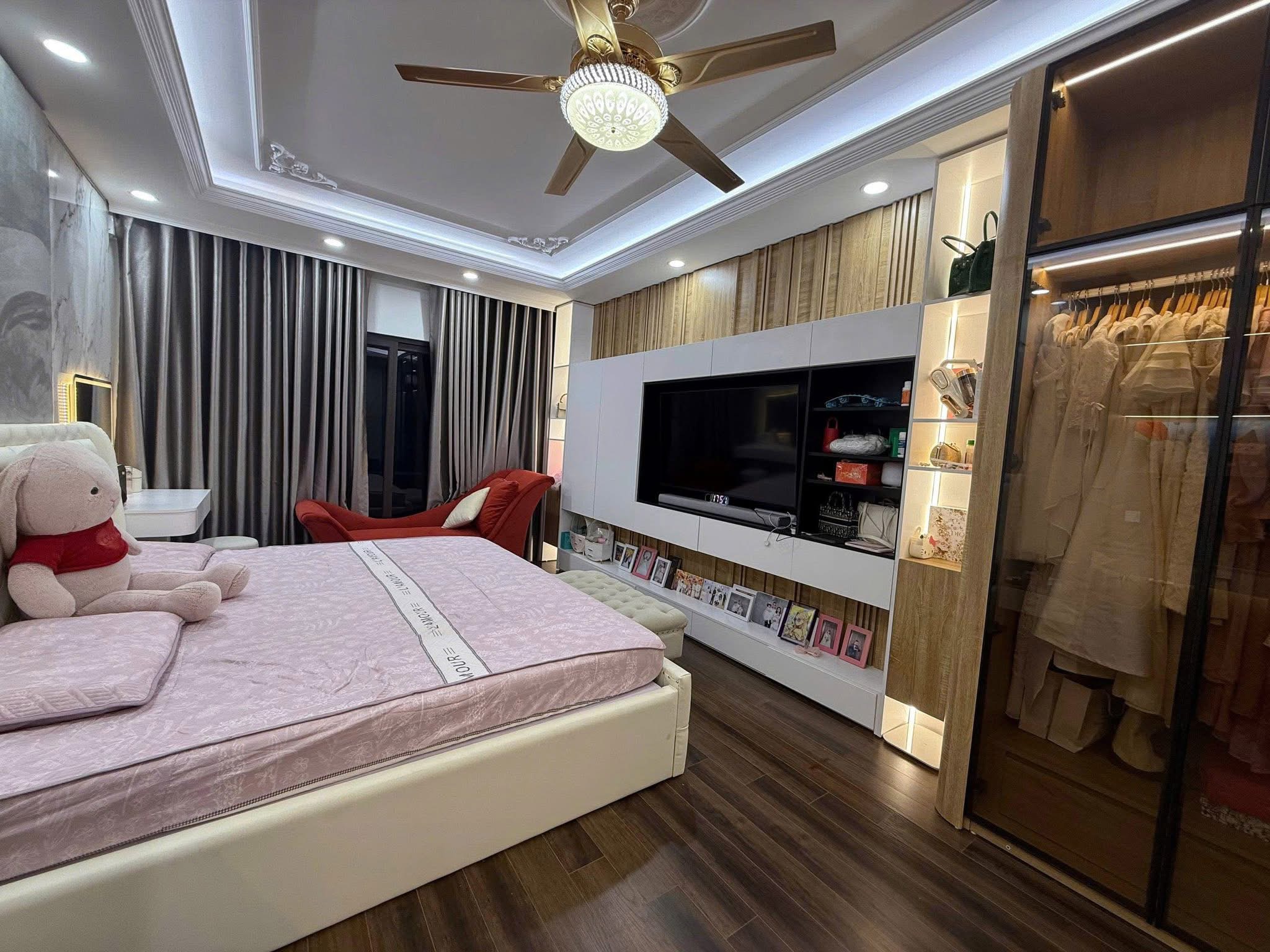 NHÀ ĐẸP - PHỐ TRUNG YÊN- DT 80M- 7 TẦNG- THANG MÁY- GARA Ô TÔ- VỪA Ở VỪA KINH DOANH.