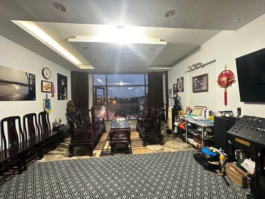 NHÀ PHÂN LÔ- PHỐ MẠC THÁI TỔ- LÔ GÓC- 2 THOÁNG- THÔNG SÀN- Ở NGAY- VỈA HÈ- Ô TÔ TRÁNH.