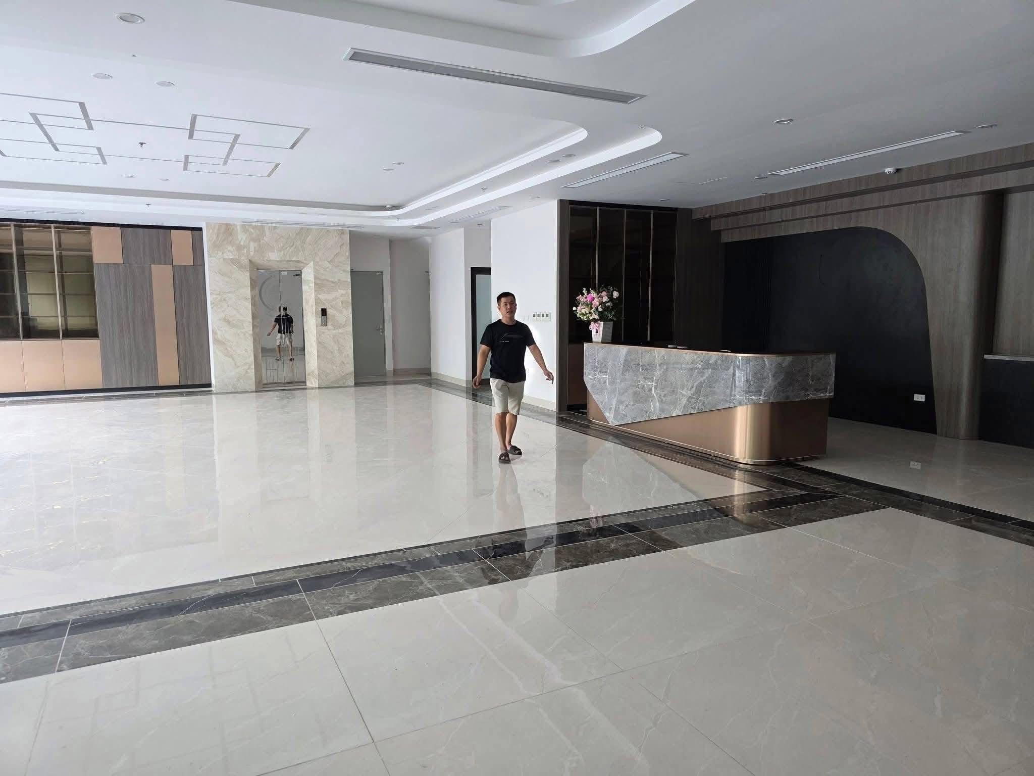 TOÀ NHÀ VĂN PHÒNG - 12 TẦNG THANG MÁY - MẶT PHỐ ĐỐNG ĐA - TRUNG TÂM 3 QUẬN GIÁP DANH - ĐỐNG ĐA- BA ĐÌNH - CẦU GIẤY - DOANH THU KHỦNG