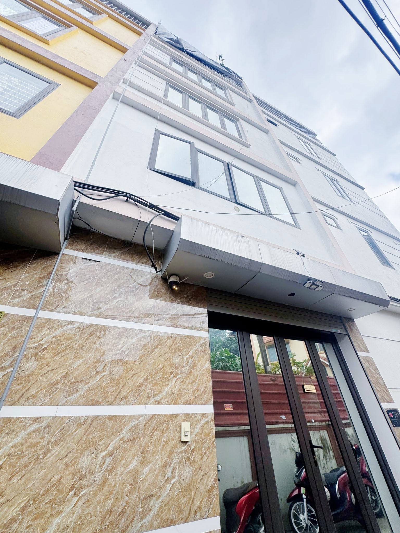 Bán Nhà Đông Ngạc Dt 40m2 x 5 Tầng 7.9 Tỷ