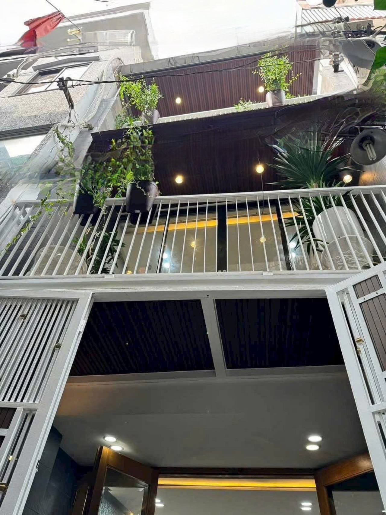 Bán Nhà 3 tầng Phan Xích Long sầm uất khu VIP – Full nội thất – Cách mặt tiền 50m - Phú Nhuận – 6.85 tỷ