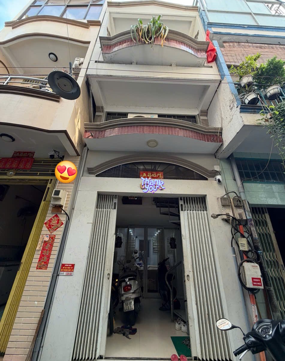 Bán Nhà Nguyễn Biểu Q.5 - Hẻm Xe Hơi Thông - 26m² x 3 Tầng - Cho Thuê 200tr/năm - 6,170 Tỷ Sổ Hồng Riêng - Hoàn Công Đủ 3 Tầng Nhà Đúc Kiên Cố