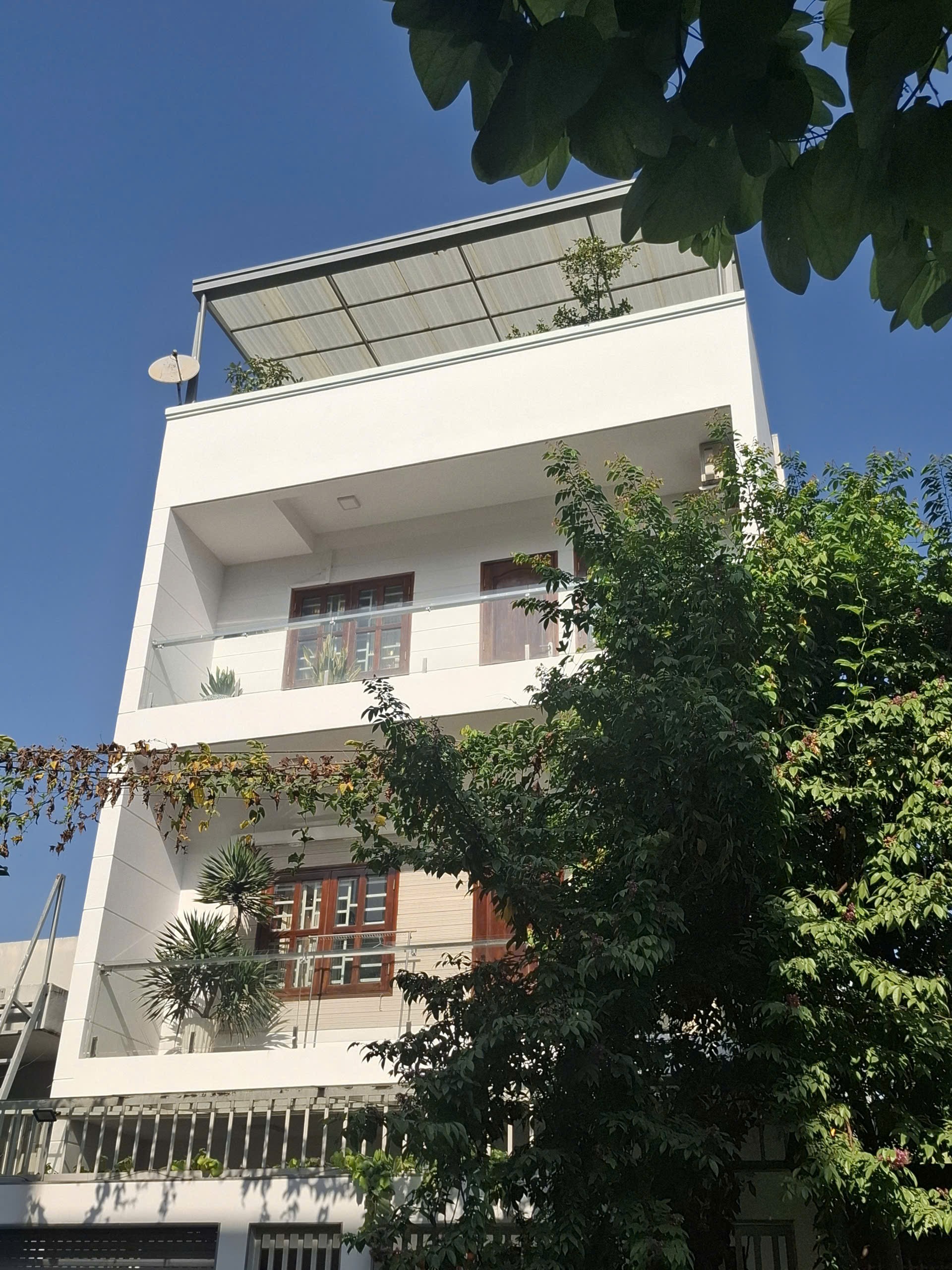 Bán nhà mặt tiền Phạm Công Trứ quận 2 giá 17,6 tỷ