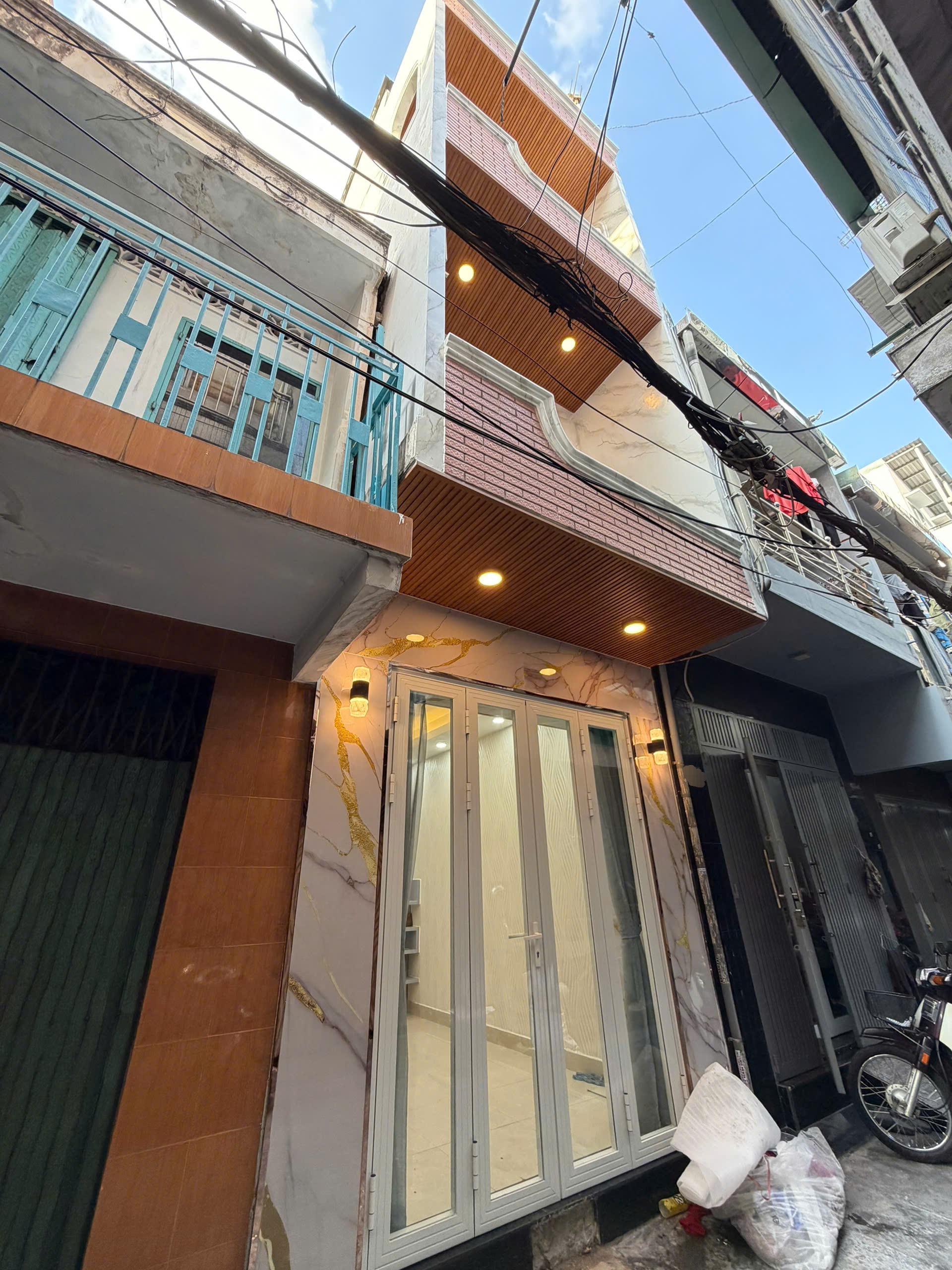 Bán Nhà Đường Trần Bình Trọng Q.5 - 25,5m² x 3 Tầng - Hẻm 4m Thông Nguyễn Biểu - 5,78 Tỷ Nhà Mới Ở Ngay - Chính Chủ Ký Mua Bán Thuận Tiện Ở - Kinh Doanh