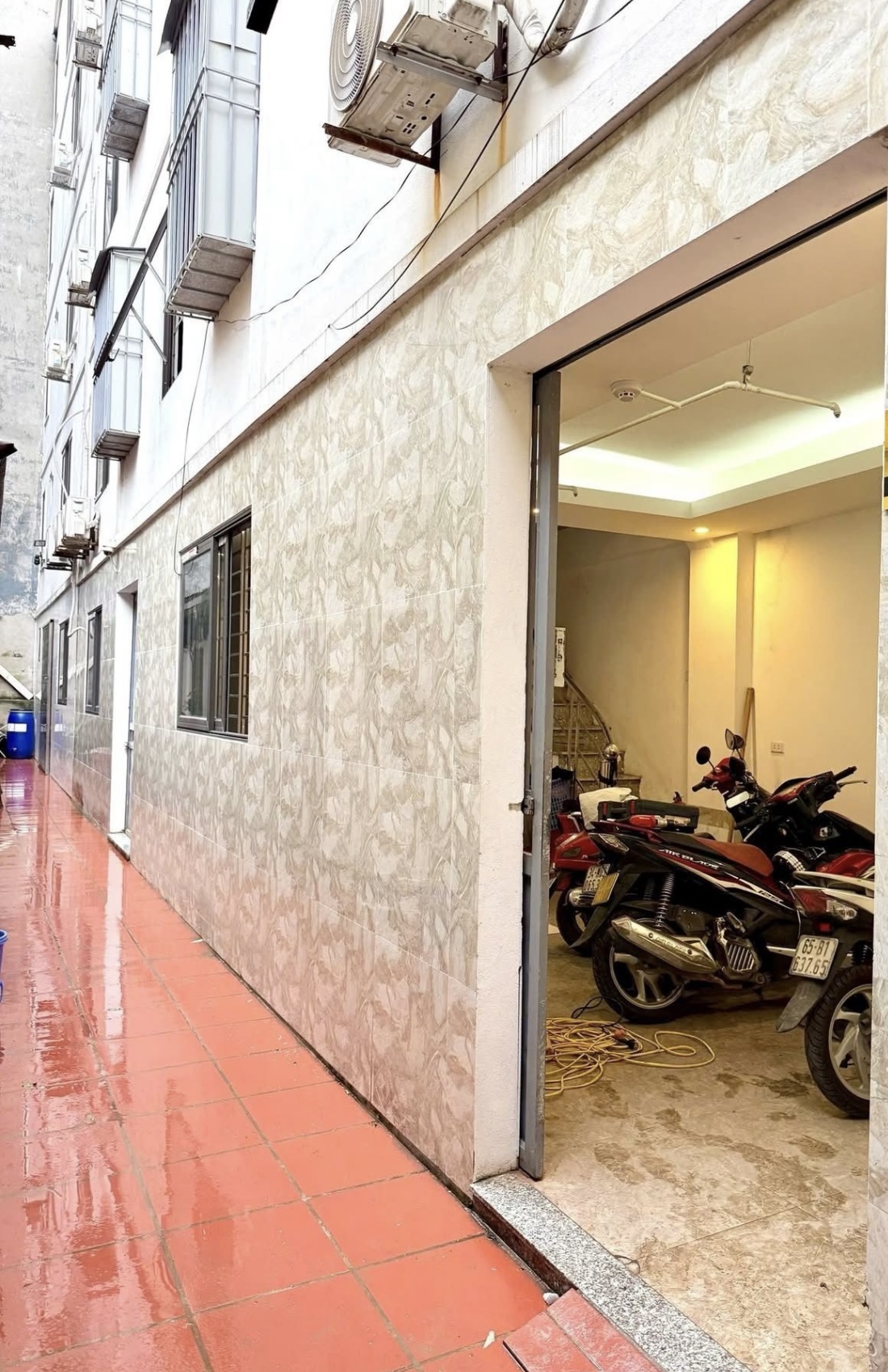 BÁN TOÀ NHÀ CCMN 7T - MT SIÊU RỘNG - THANG MÁY 11P Kk - ĐƠN VỊ THỨ 3 VẬN HÀNH 40TR/TH - ĐỦ GPXD, PCCC CHUẨN.