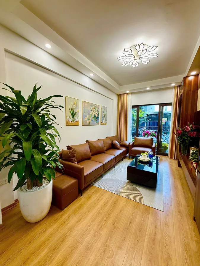 Ngõ oto tải - Nhà mới đẹp, chắc chắn- Trung tâm Hoàng Mai- cạnh Quận Uỷ- Ở sướng