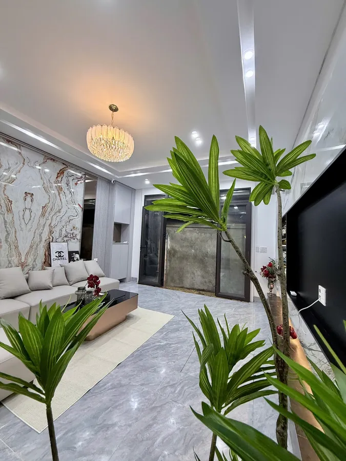 Trung tâm Ba Đình-7 tầng thang máy-Nhà mới đẹp-2 thoáng- Ở sướng