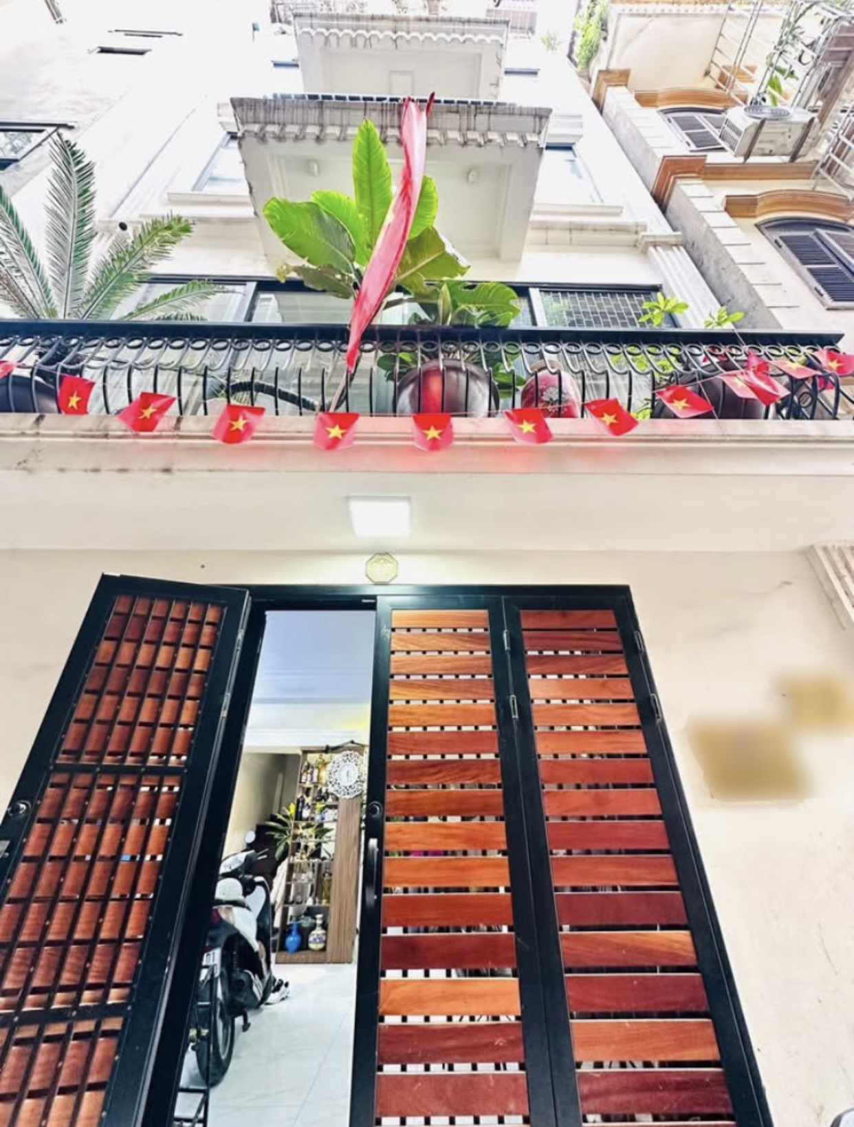 Hộ khẩu Ba Đình-2 mặt ngõ oto vòng quanh- Nhà đẹp dân xây-Ở sướng