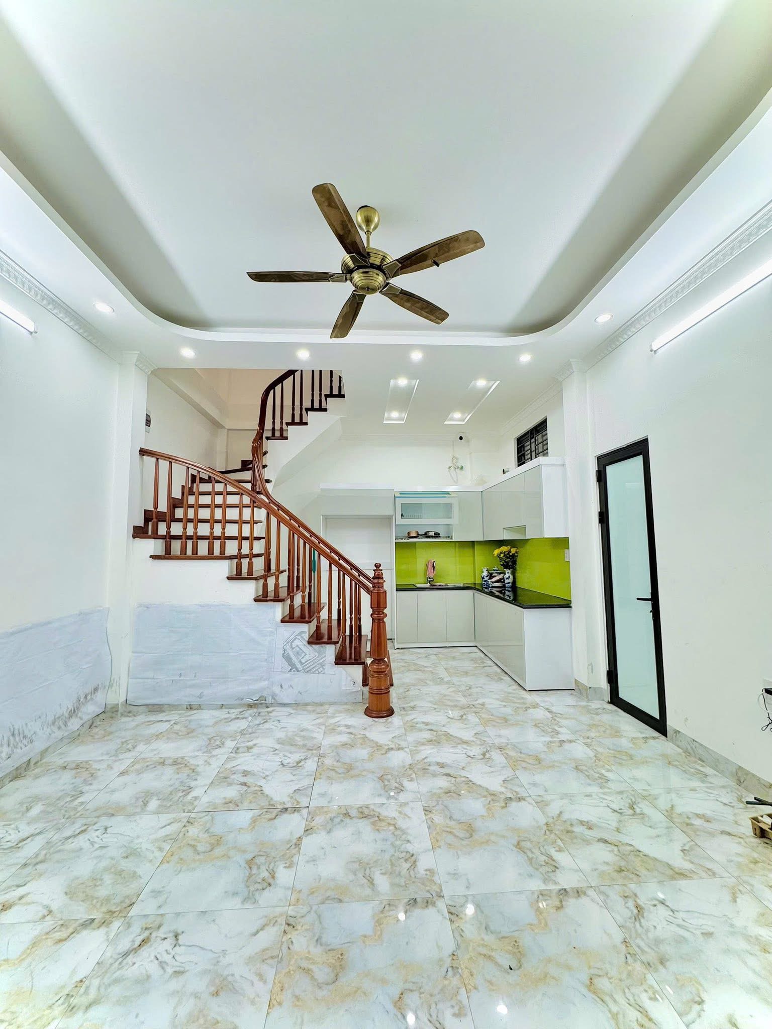 BÁN NHÀ KIM NGƯU HAI BÀ TRƯNG - 30M 5T MT 4.7M - NGÕ THÔNG OTO 5 TẠ ĐỖ CỬA NHÀ XÂY MỚI LÔ GÓC