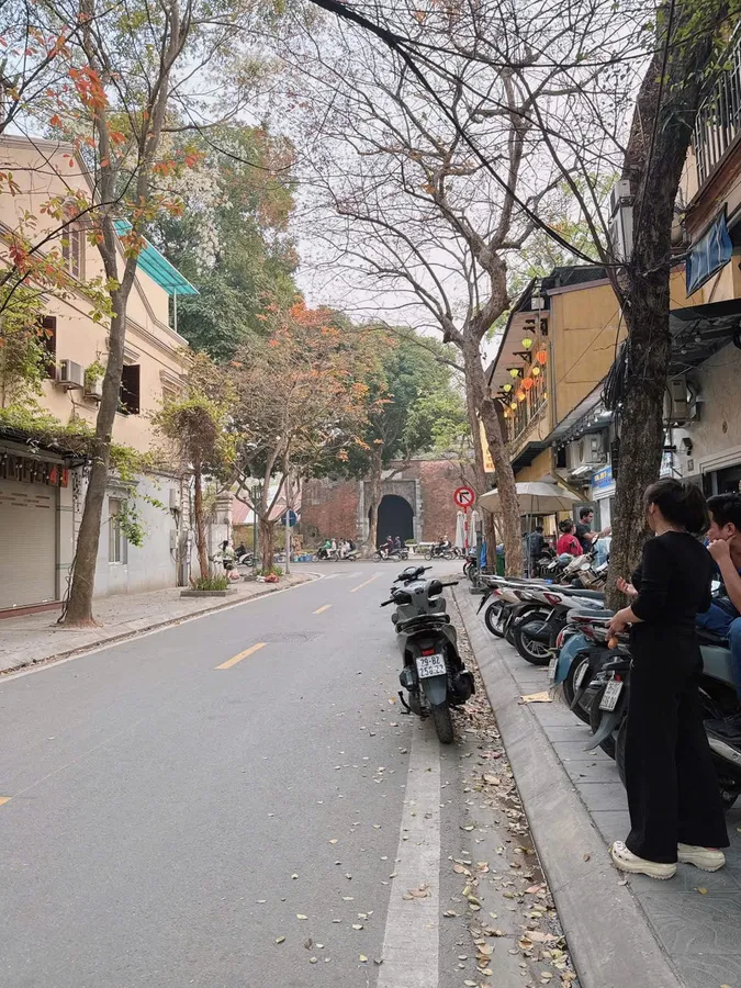 BÁN NHÀ MẶT PHỐ ĐẶNG DUNG QUÁN THÁNH BA ĐÌNH - 45M 4T MT 5M - PHỐ 2 CHIỀU VỈA HÈ RỘNG KINH DOANH SẦM UẤT