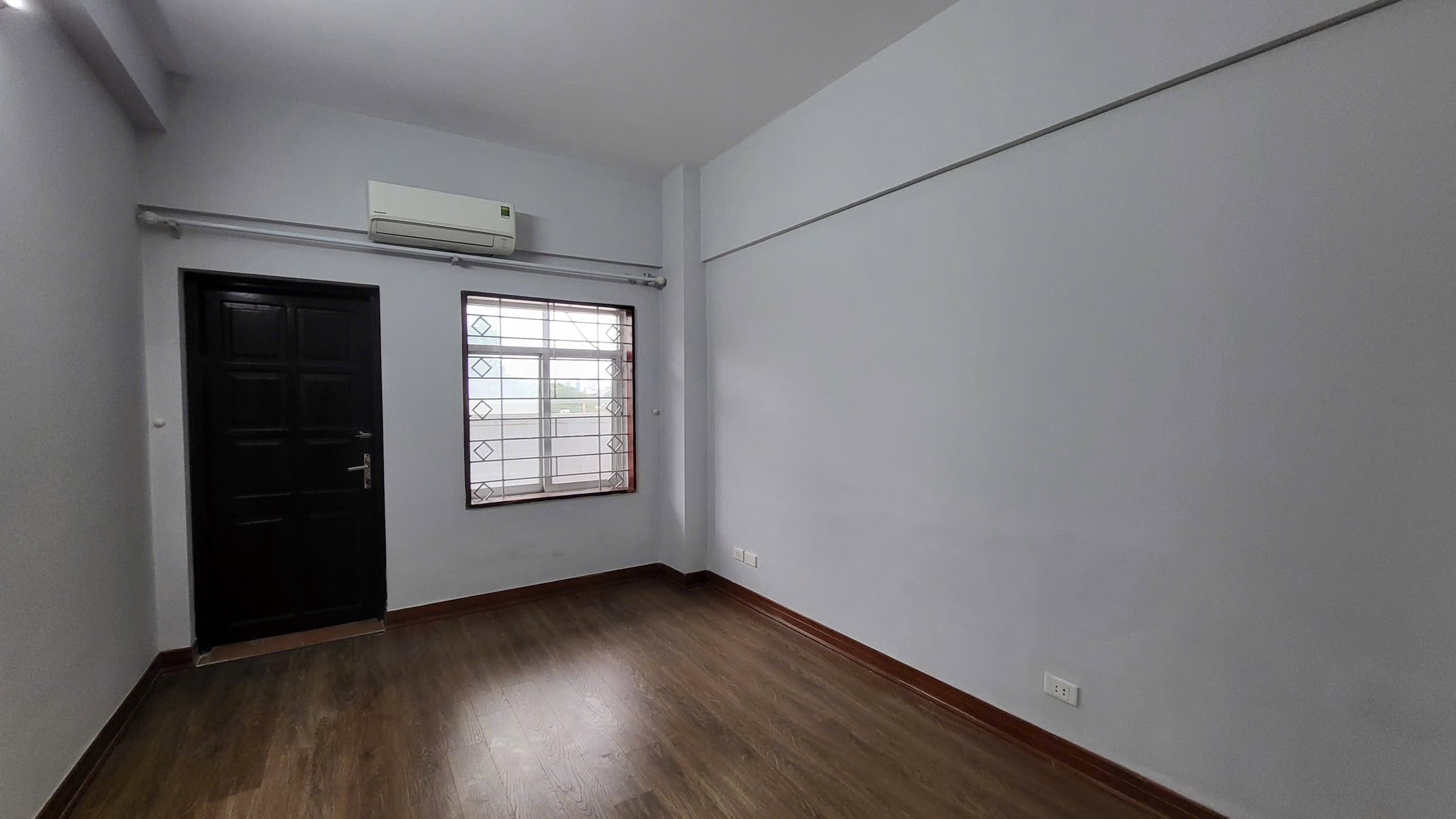 BÁN CĂN HÔ LÔ GÓC 3 NGỦ DT 101M2 KHU ĐTM ĐỊNH CÔNG HOÀNG MAI