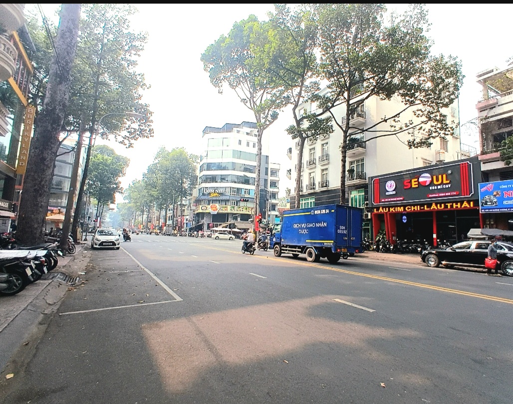 Bán Nhà Đường Nguyễn Trãi Q.5 - 110m²(5,5 x 20) 4 Tầng - Có Thang Máy - Không Lộ Giới - 30 Tỷ TL Khu Cực Vip Hẻm Thông Ra An Vương Dương