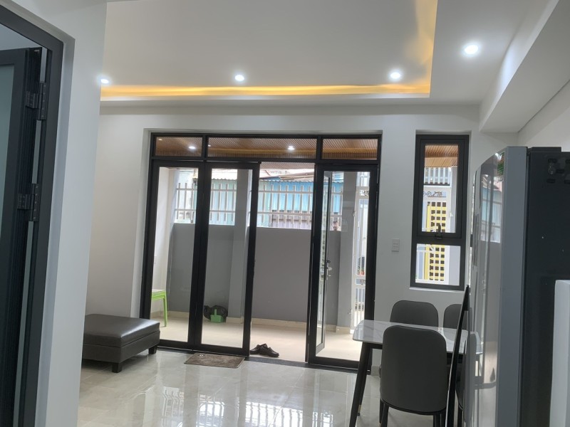 # Sát Ô tô đậu Tiểu La, 72m2m ngang 5.5m, hơn 5 tỷ