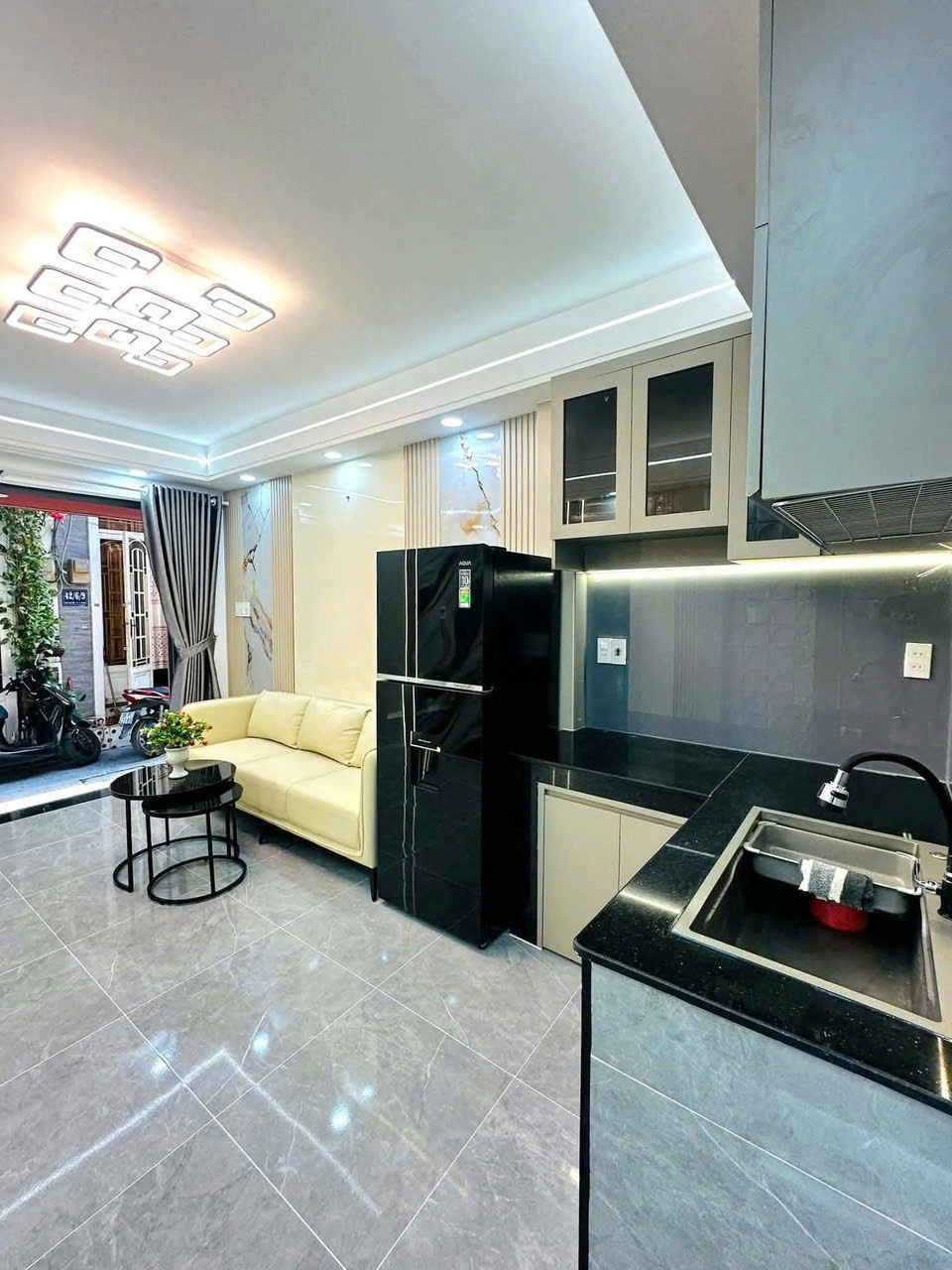 MẶT PHỐ HOÀNG CẦU 76M – MT 10M – CHỈ 16.5 TỶ – VỊ TRÍ VÀNG KINH DOANH ĐỈNH – VIEW HỒ CỰC HIẾM