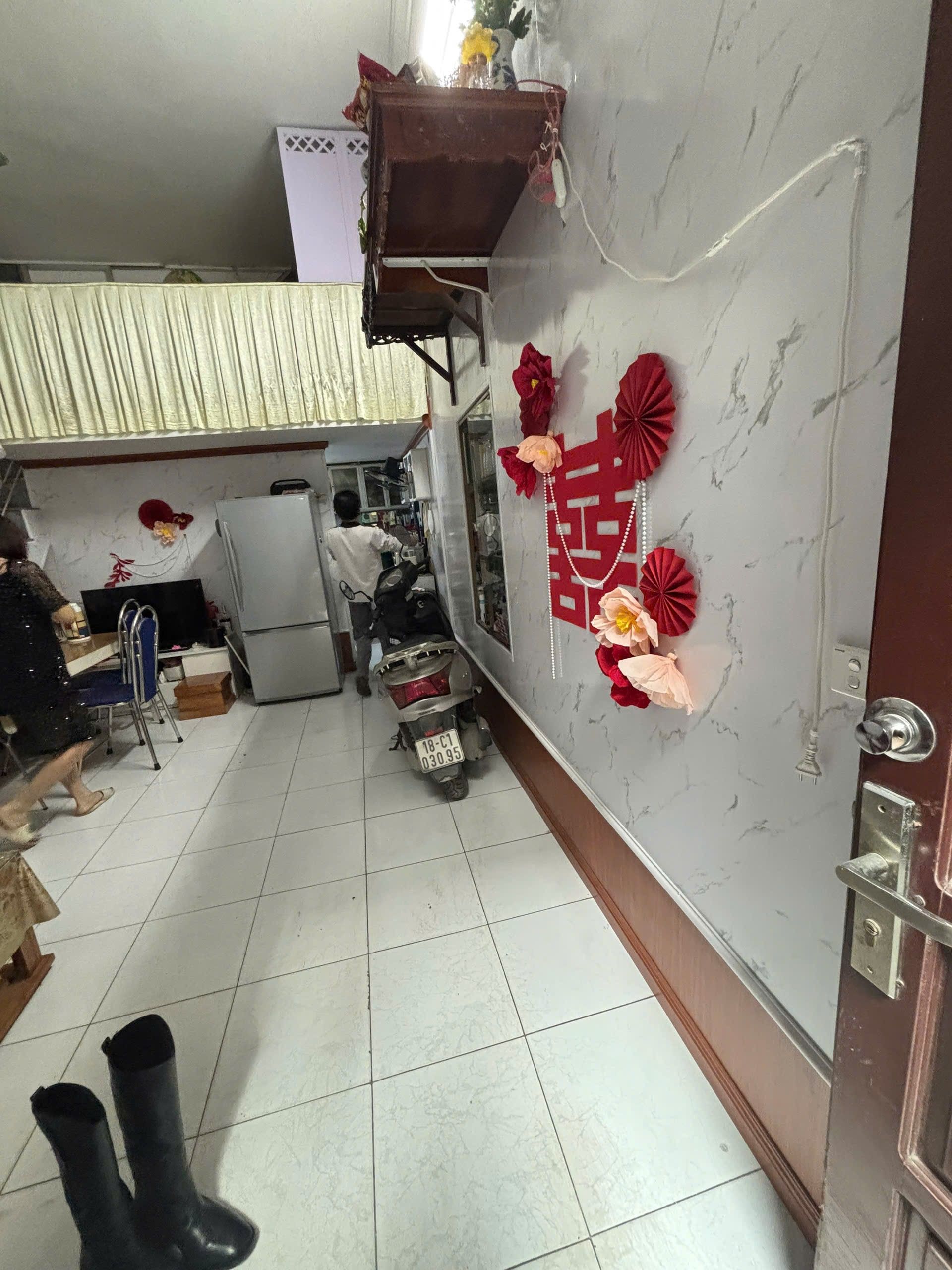 BÁN GẤP NHÀ GIÁP BÁT – GẦN PHỐ, GẦN Ô TÔ – CÁCH Ô TÔ TRÁNH 20M – 31M² × 4 TẦNG – 6.9 TỶ